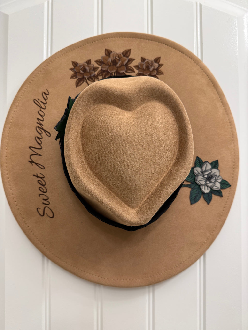 Sweet Magnolia designed by Beach Vibes NC/Crystal Coast Cowgirl     Set includes: large brim faux suede hat,          large handbag and large makeup bag.