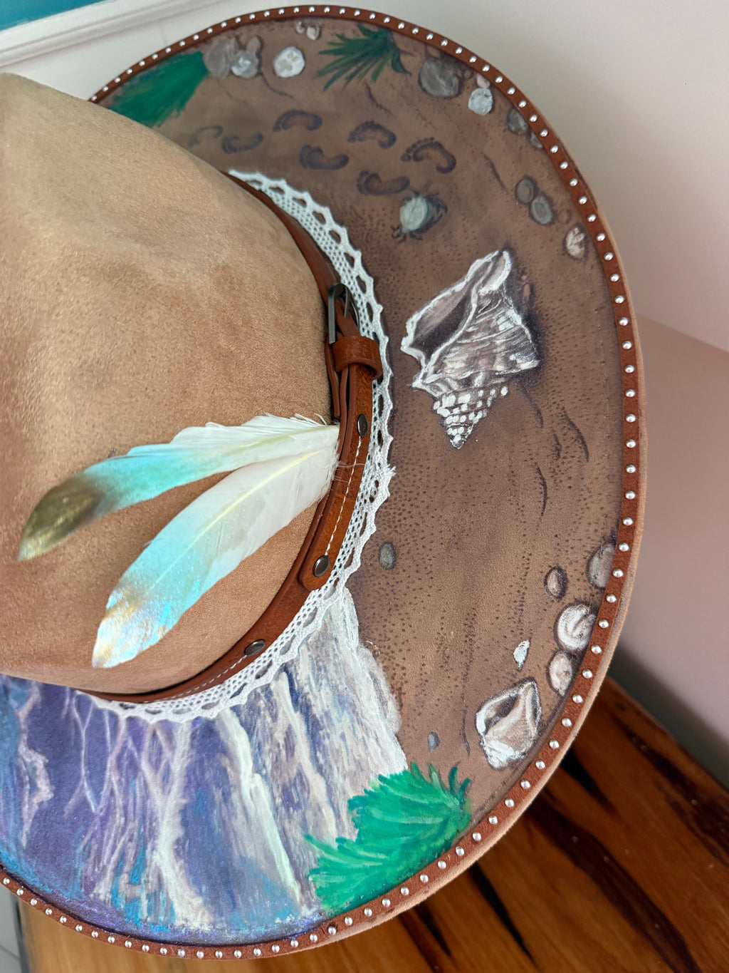 Tan hat “Shelling on the beach” Crystal Coast Cowgirl Hat