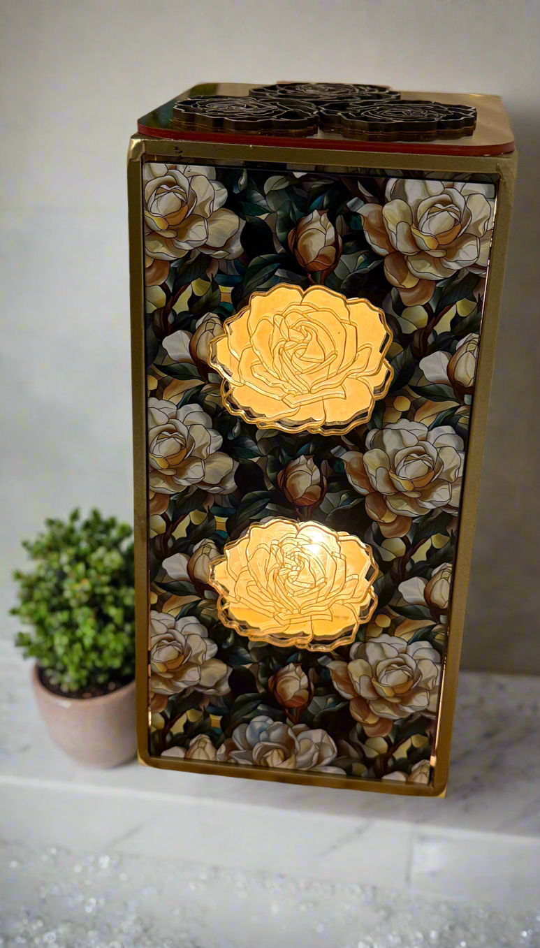 Gardenia lantern